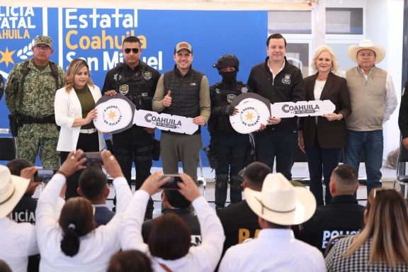  Manolo Jiménez entrega tres nuevos cuarteles para reforzar el blindaje de Coahuila