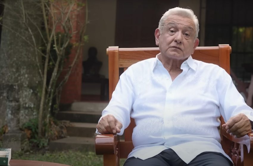  AMLO reaparece con su nuevo libro “Grandeza” en México en un momento turbulento de la presidencia de Sheinbaum