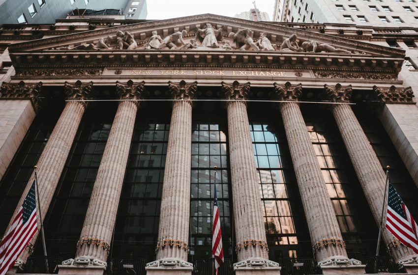  Wall Street termina 2025 con dudas sobre IA, pero cierra año de ganancias