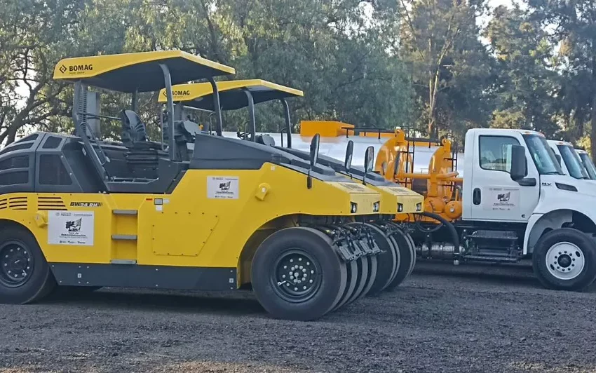  Entregan Claudia Sheinbaum y Delfina Gómez 100% de Trenes de Pavimentación del Plan Integral Oriente