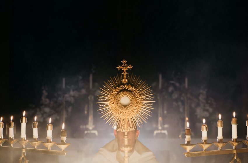  Convocan a Hora Eucarística masiva en estadio Francisco I. Madero, en Saltillo