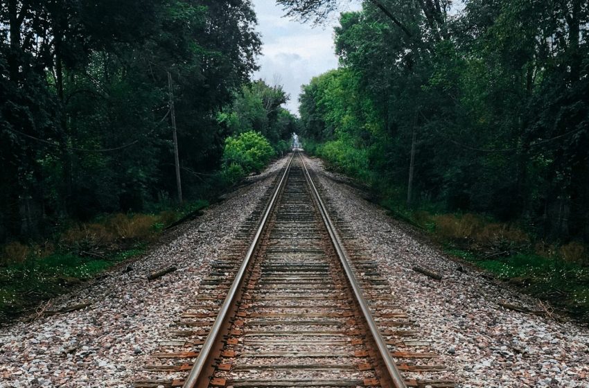  Identifican a hombre hallado sin vida en vías del tren en San Pedro, Coahuila