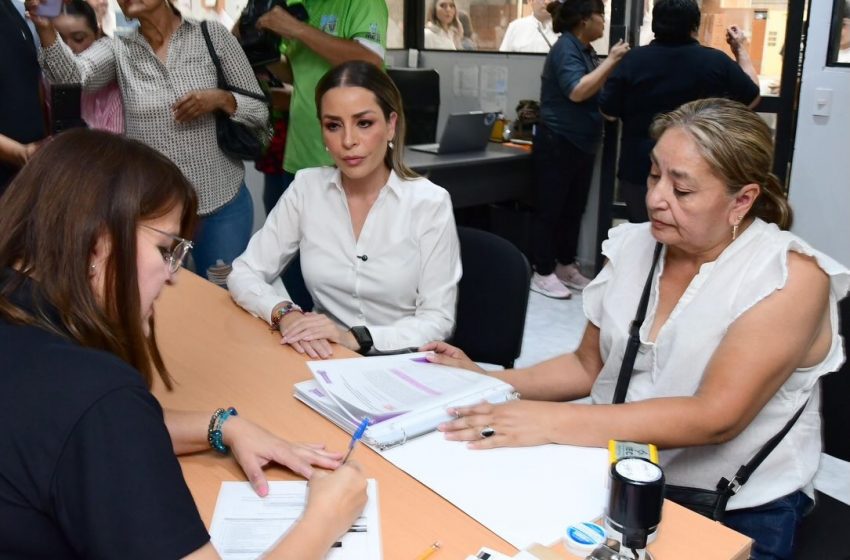  Verónica Martínez formaliza su registro ante el IEC para diputación local en Torreón